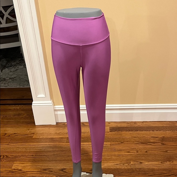 Alo 7/8 Airbrush leggings orchid purple women size small...
